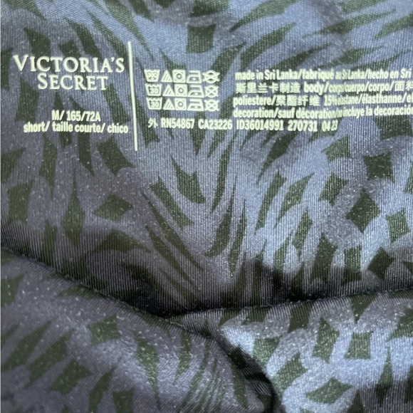 Victoria’s Secret High Rise, 4-Way Stretch Performance Leggings, Short/Petite - Picture 6 of 6